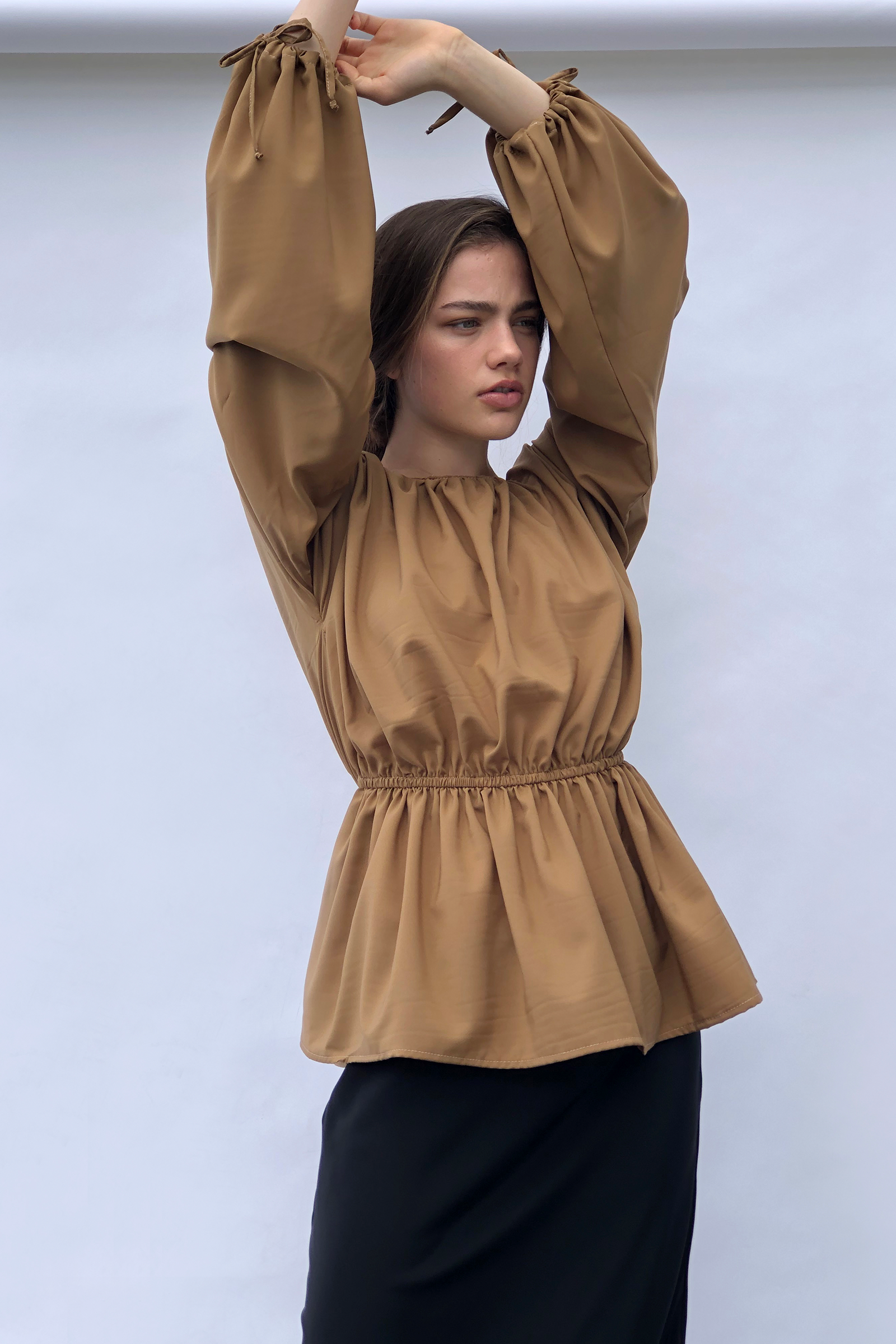 Claude Deux Blouse in Caramel