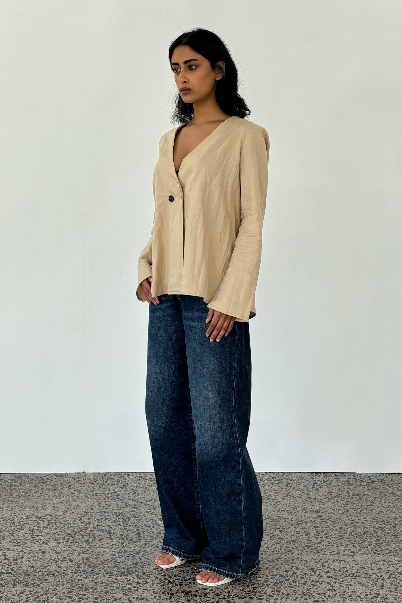 Ease Linen Shirt in Sand