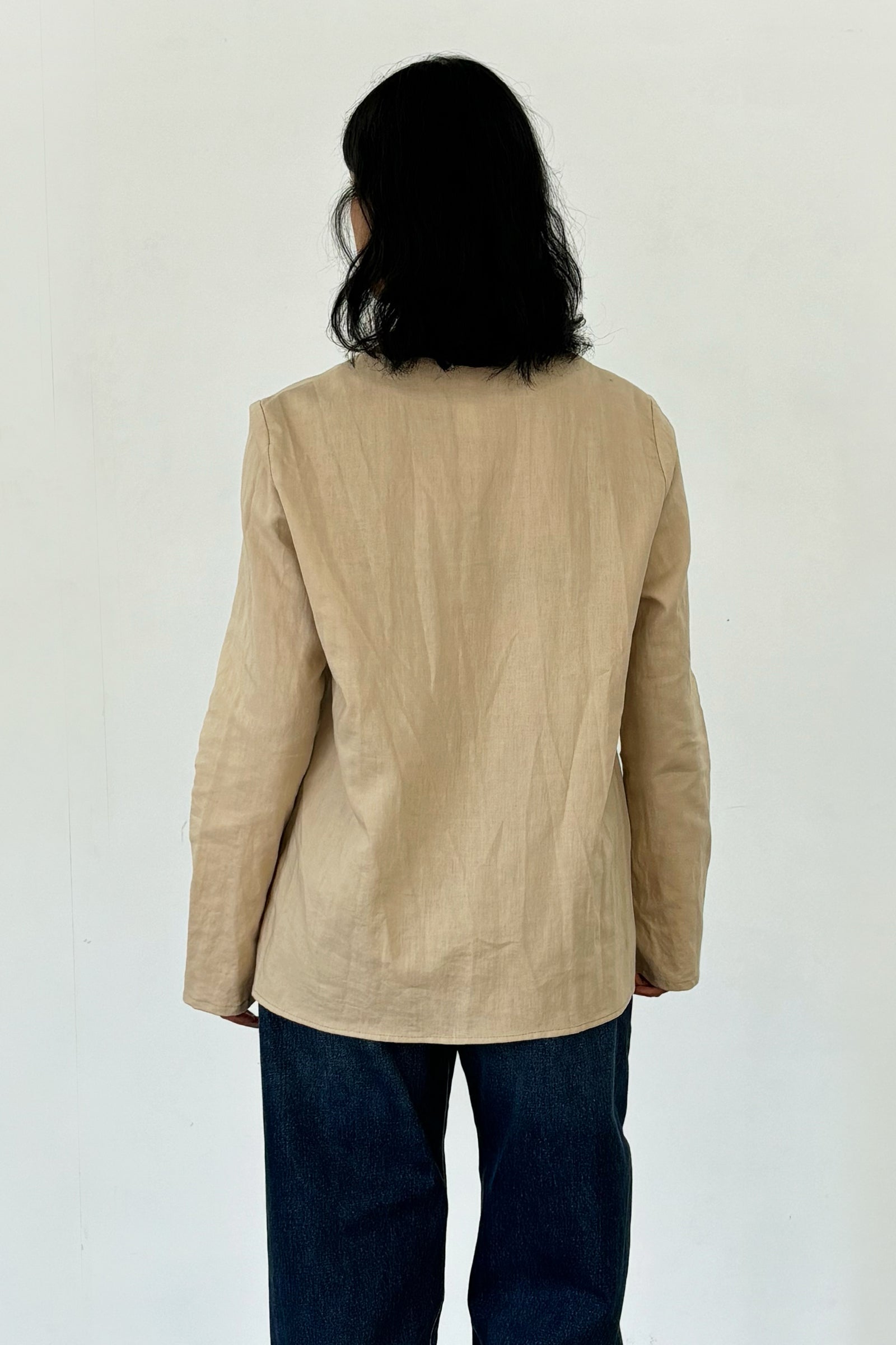 Ease Linen Shirt in Sand