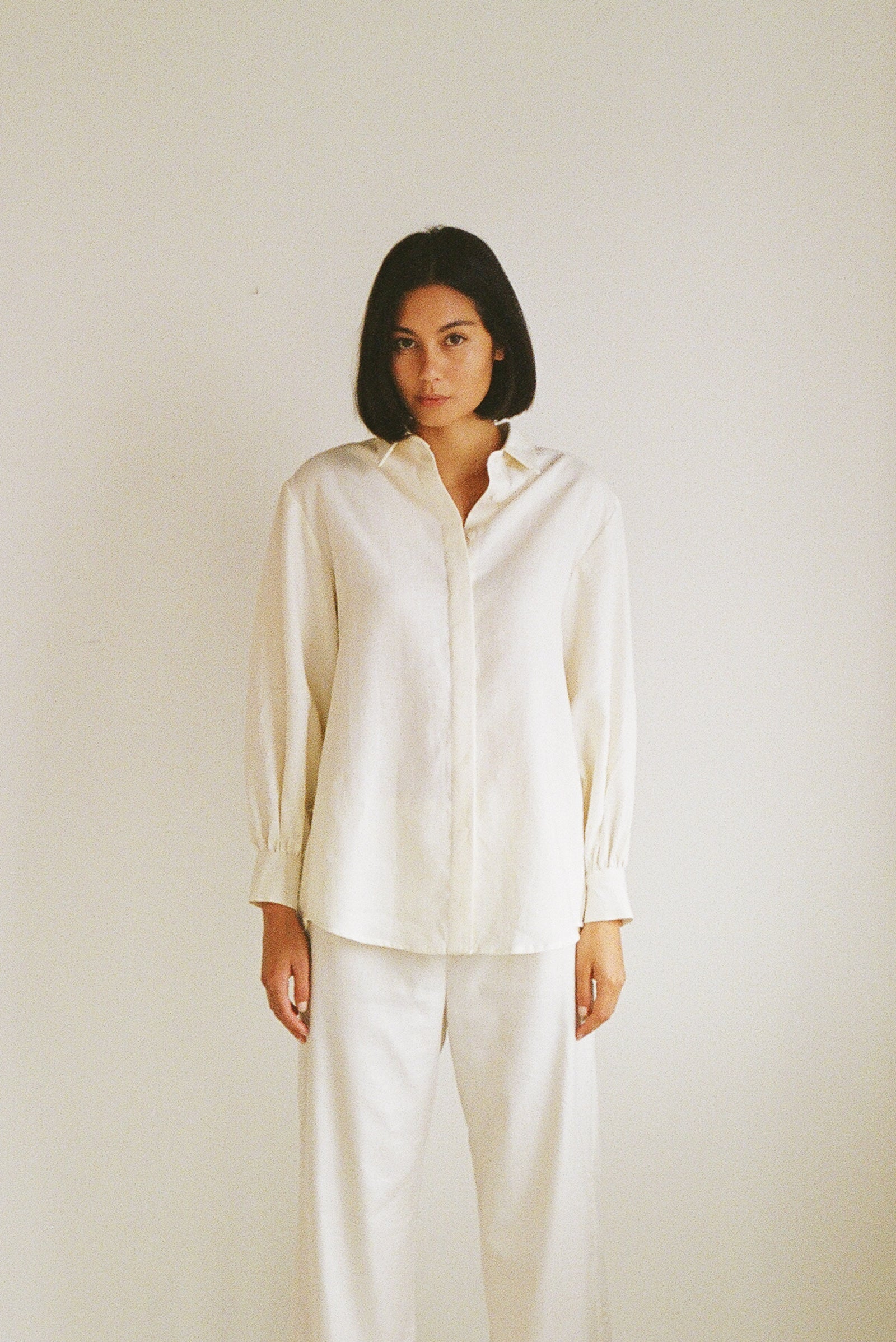 Mes Gathered Linen Shirt in Ivory